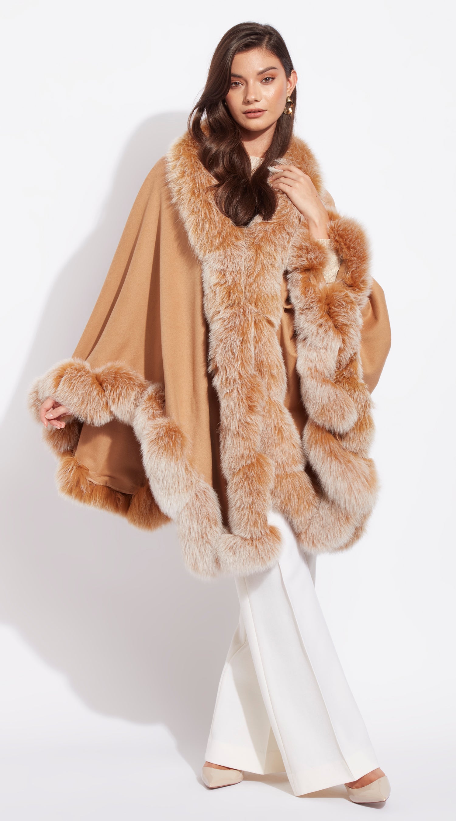 The Luxy Cashmere & Spiral Cape - Light Camel & Frost