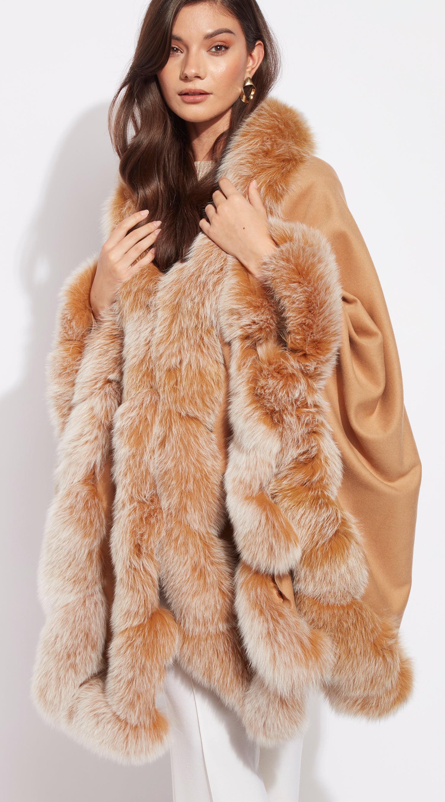 The Luxy Cashmere & Spiral Cape - Light Camel & Frost